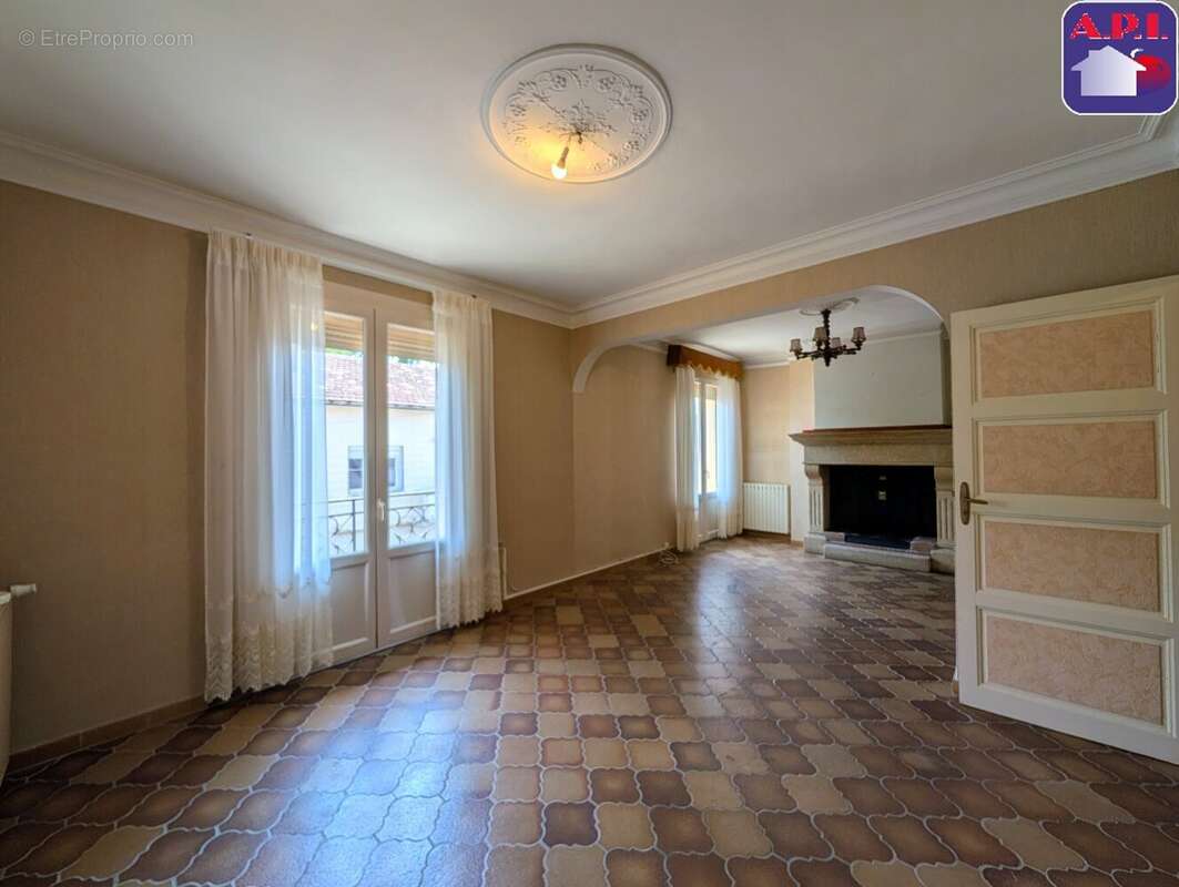 Maison 118 m² à Lavelanet  - photo 2
