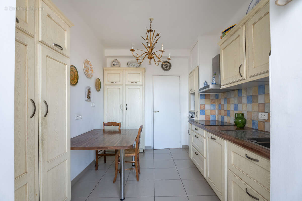 Appartement à MARSEILLE-8E