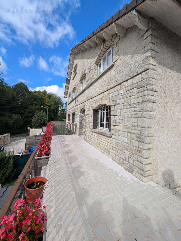 Appartement à BAULNE