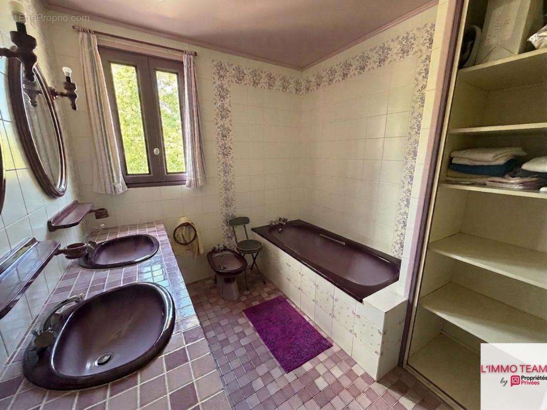 Maison 5 chambres, avec garages et piscine, sur 1.7Ha - vue imprenable - photo 13