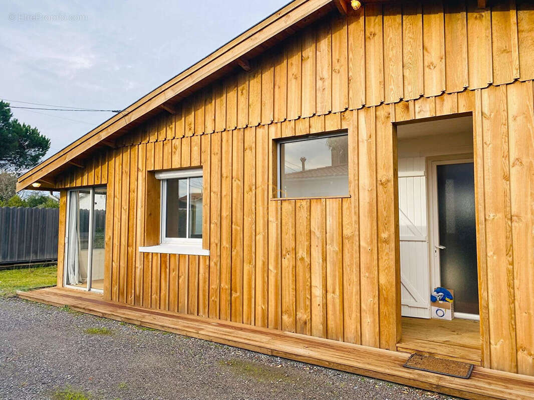 Maison de plain-pied rénovée avec piscine et garage à vendre à Gujan-Mestras, quartier Meyran - photo 18