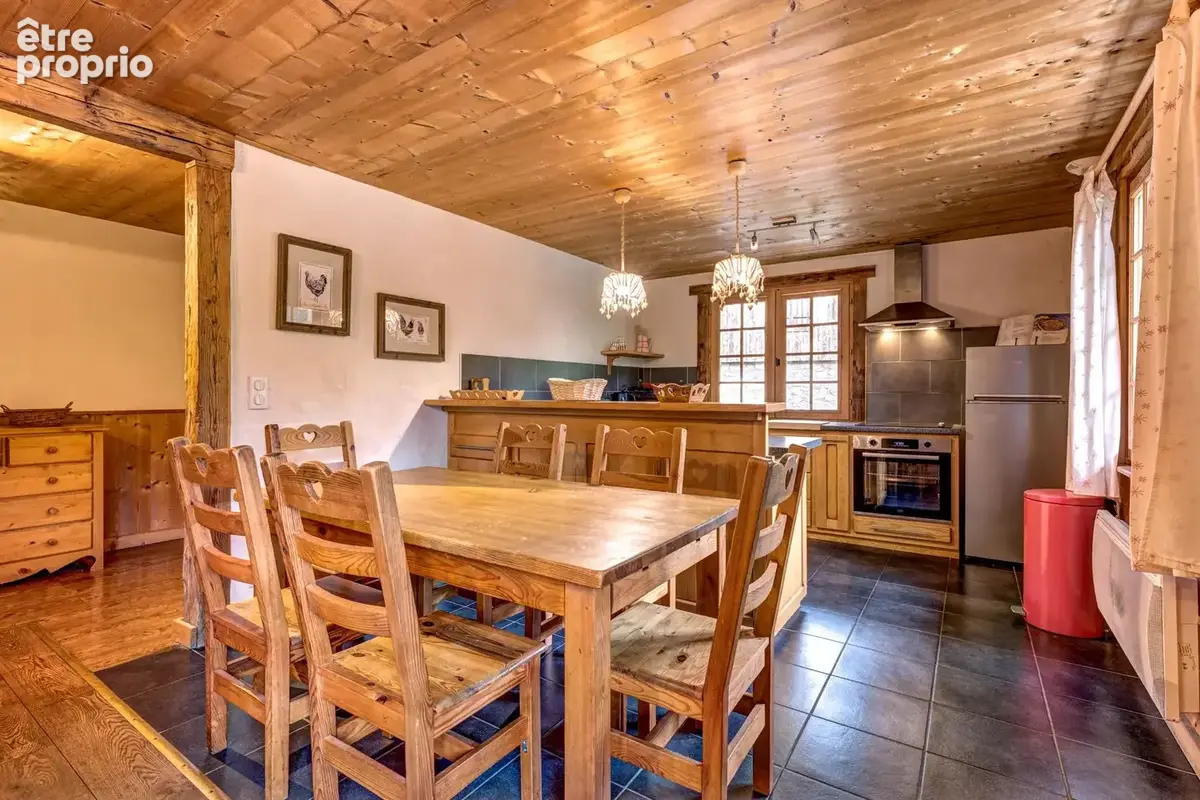 MORZINE – Chalet traditionnel de 7 chambres comprenant deux appartements indépendants - photo 17