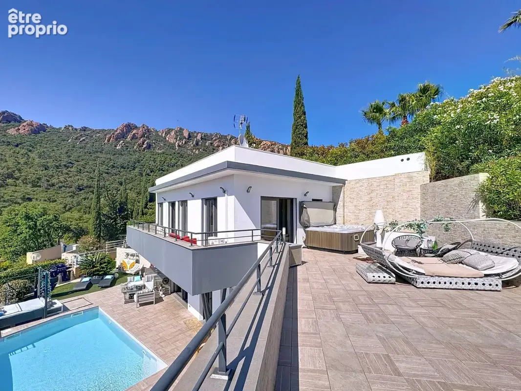 83530  agay -villa contemporaine f6 piscine jacuzzi vue esterel proches des plages - photo 4