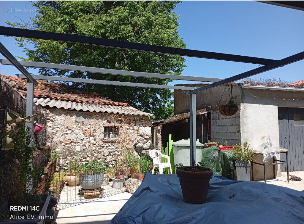 Maison à AIGUEFONDE