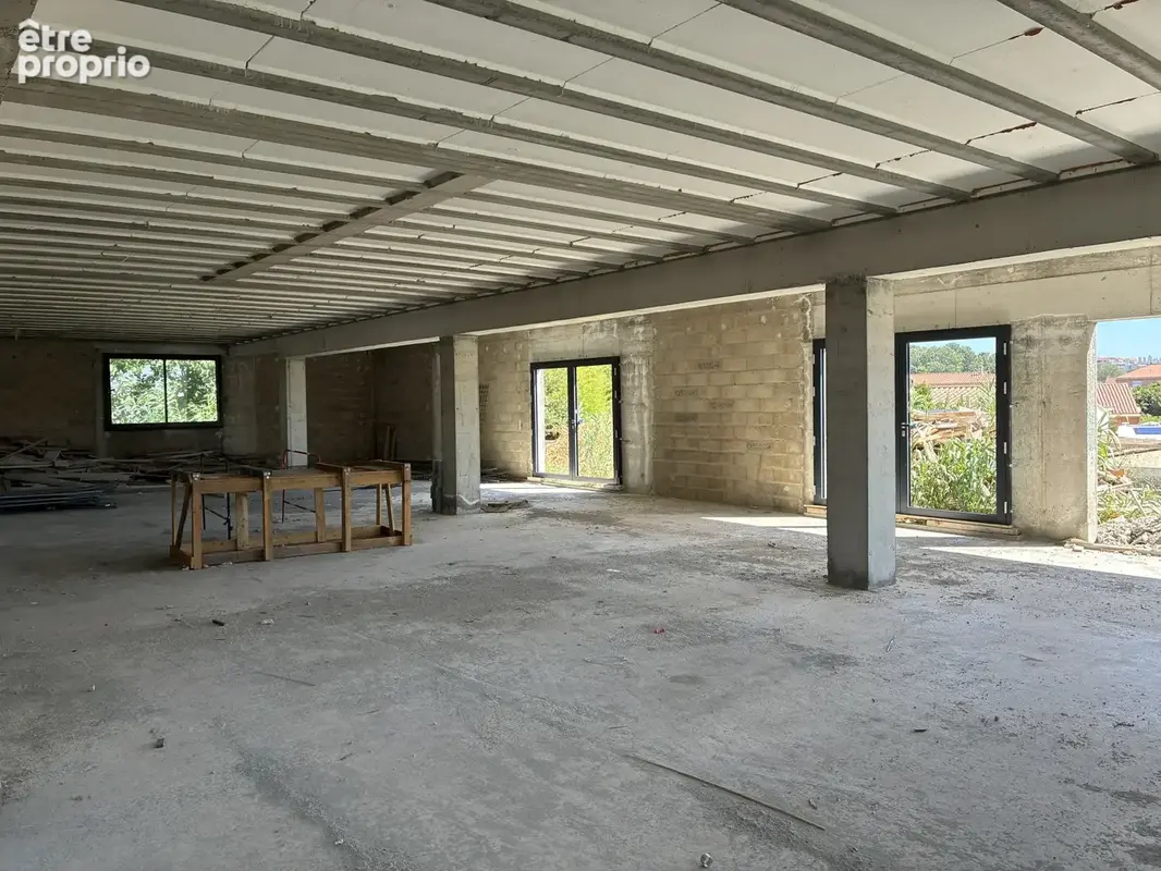Locaux commerciaux a vendre - 383 m2 - photo 4