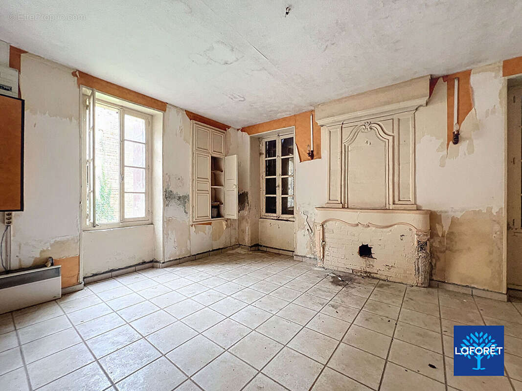 Maison à LAIZE-LA-VILLE