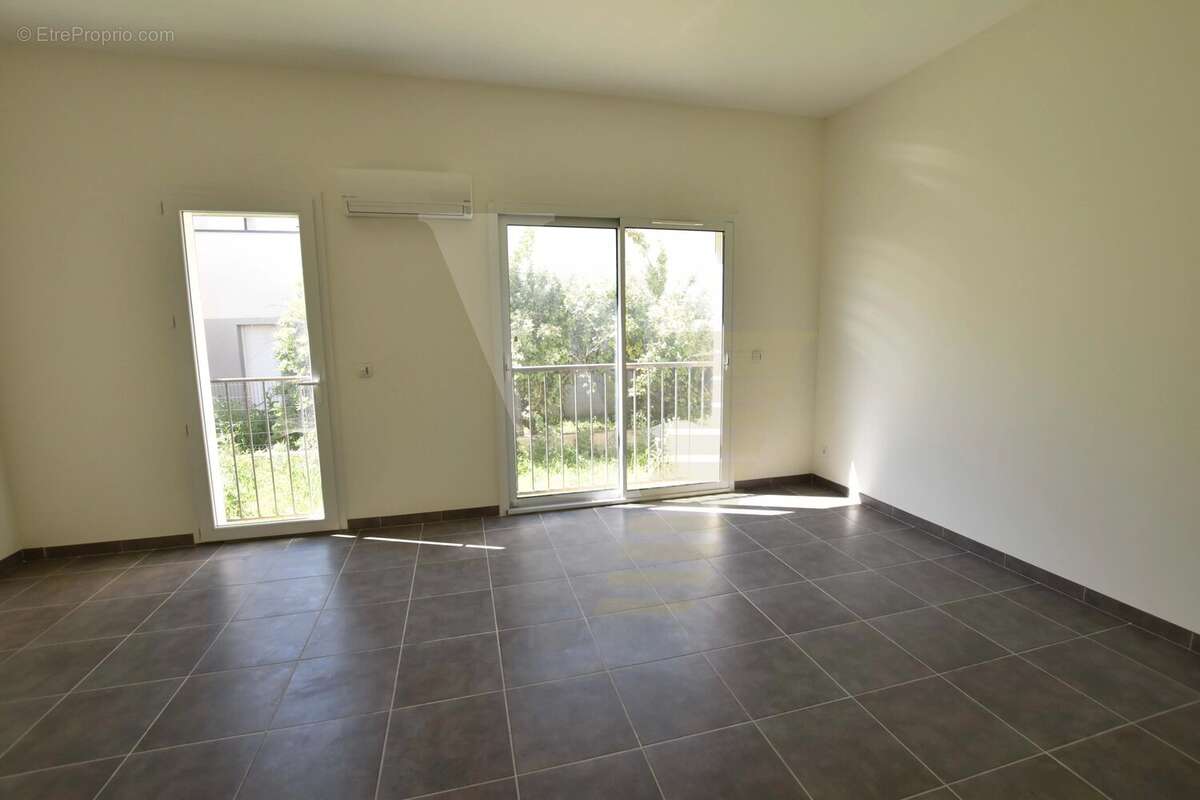 Appartement à VILLENEUVE-LES-BEZIERS
