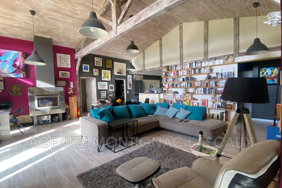 Maison à LA CHAPELLE-AUBAREIL