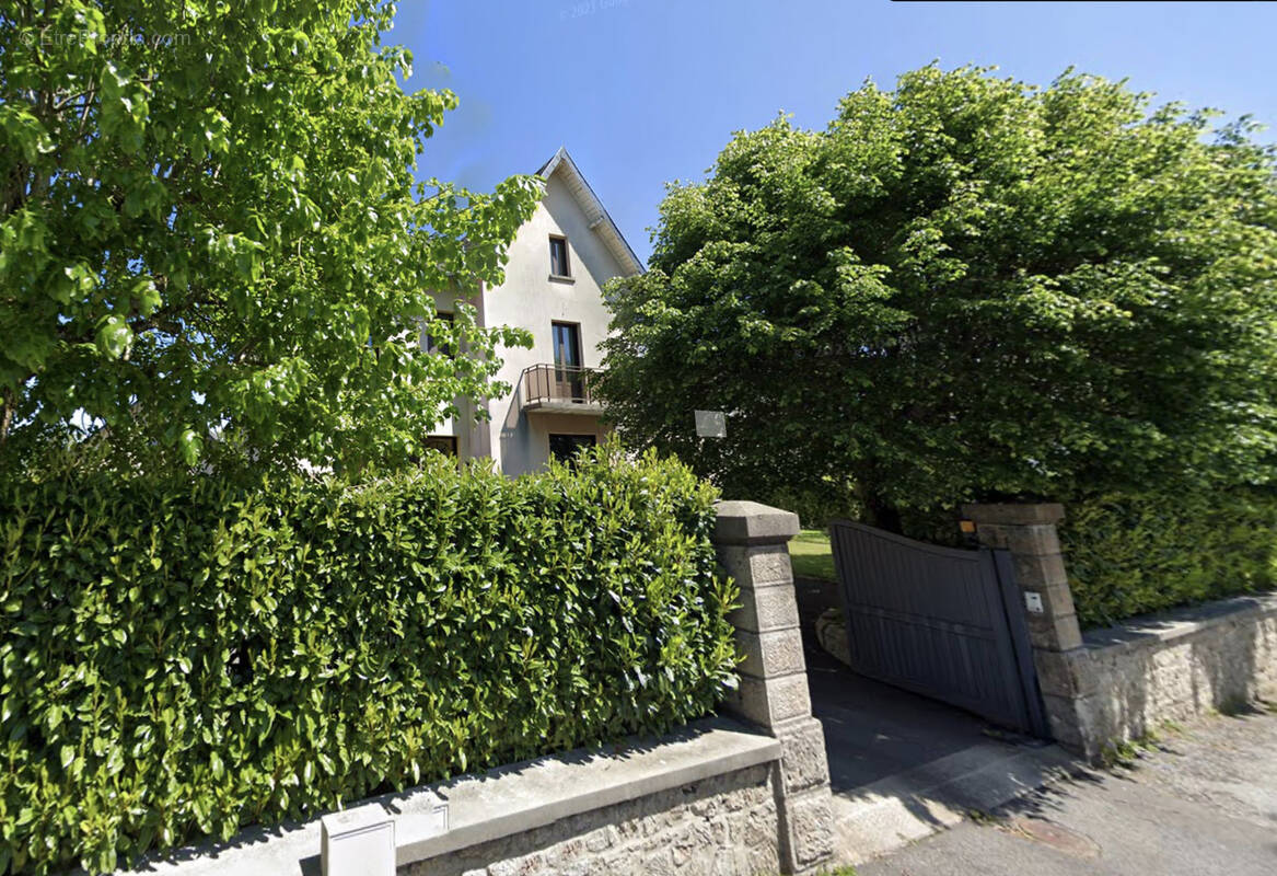 Maison à EGLETONS