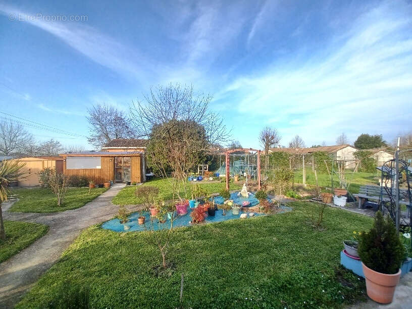 Maison à AMBARES-ET-LAGRAVE