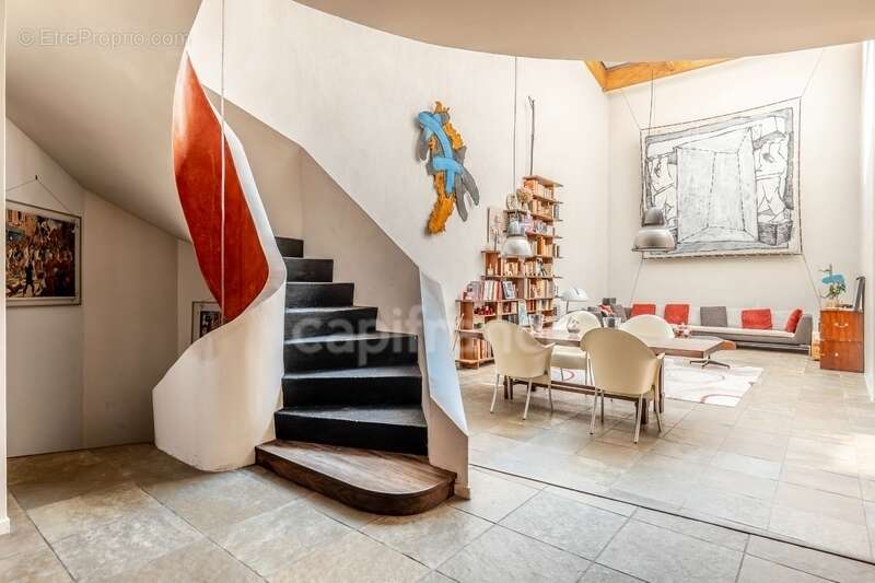 Maison à COURBEVOIE