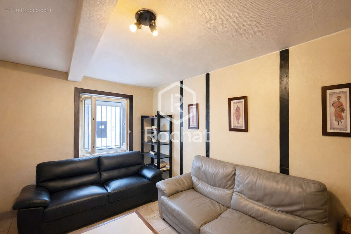 Appartement à SAINT-JUST-SAINT-RAMBERT
