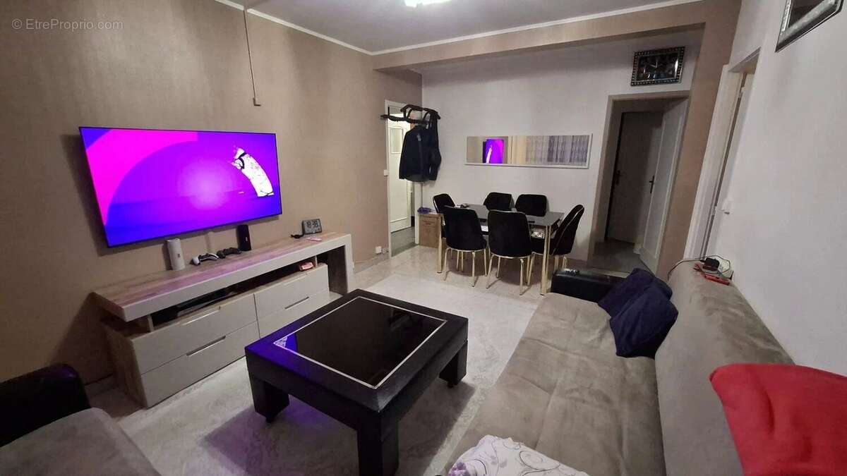 Appartement à SAINT-JEAN-DE-LA-RUELLE