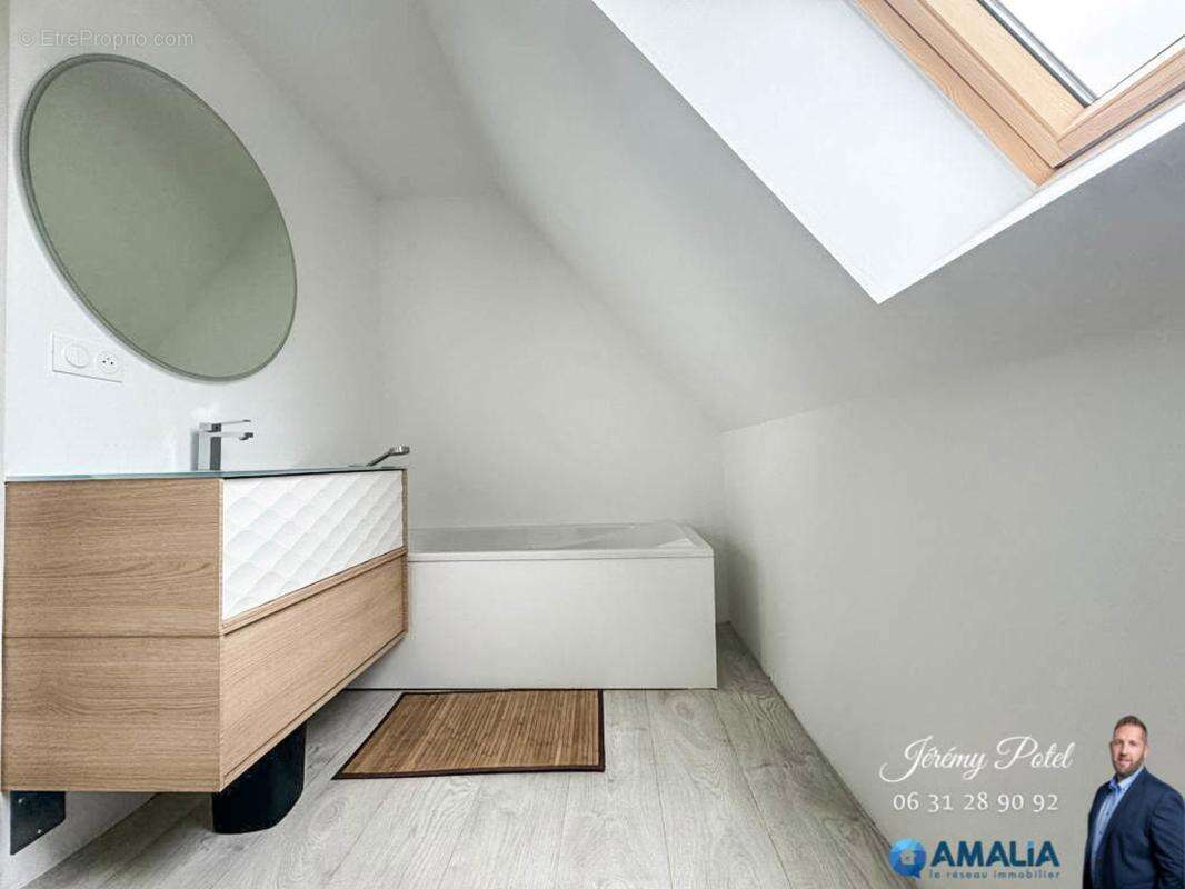 Maison à MONCHAUX-SUR-ECAILLON