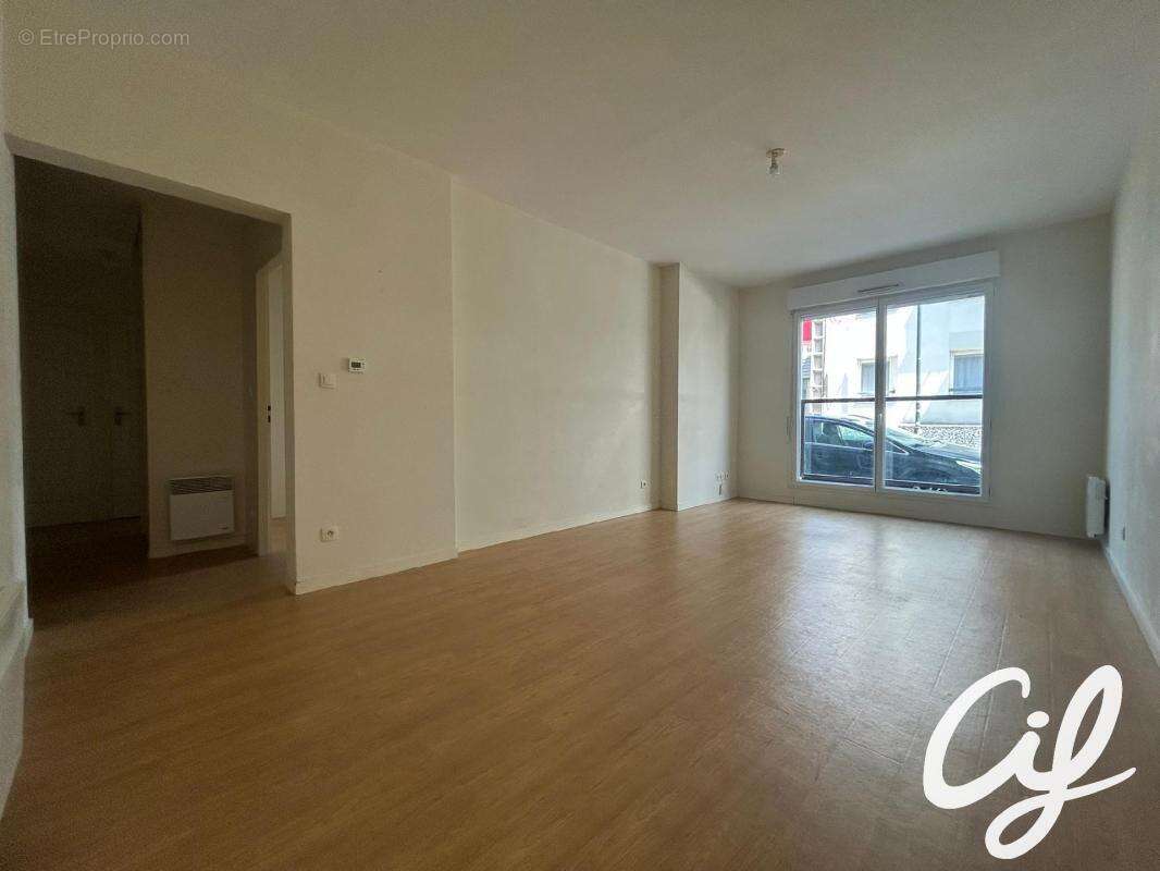 Appartement T3 NANTES Champ de Mars - 61.25 m2  220 000 Euros - photo 3