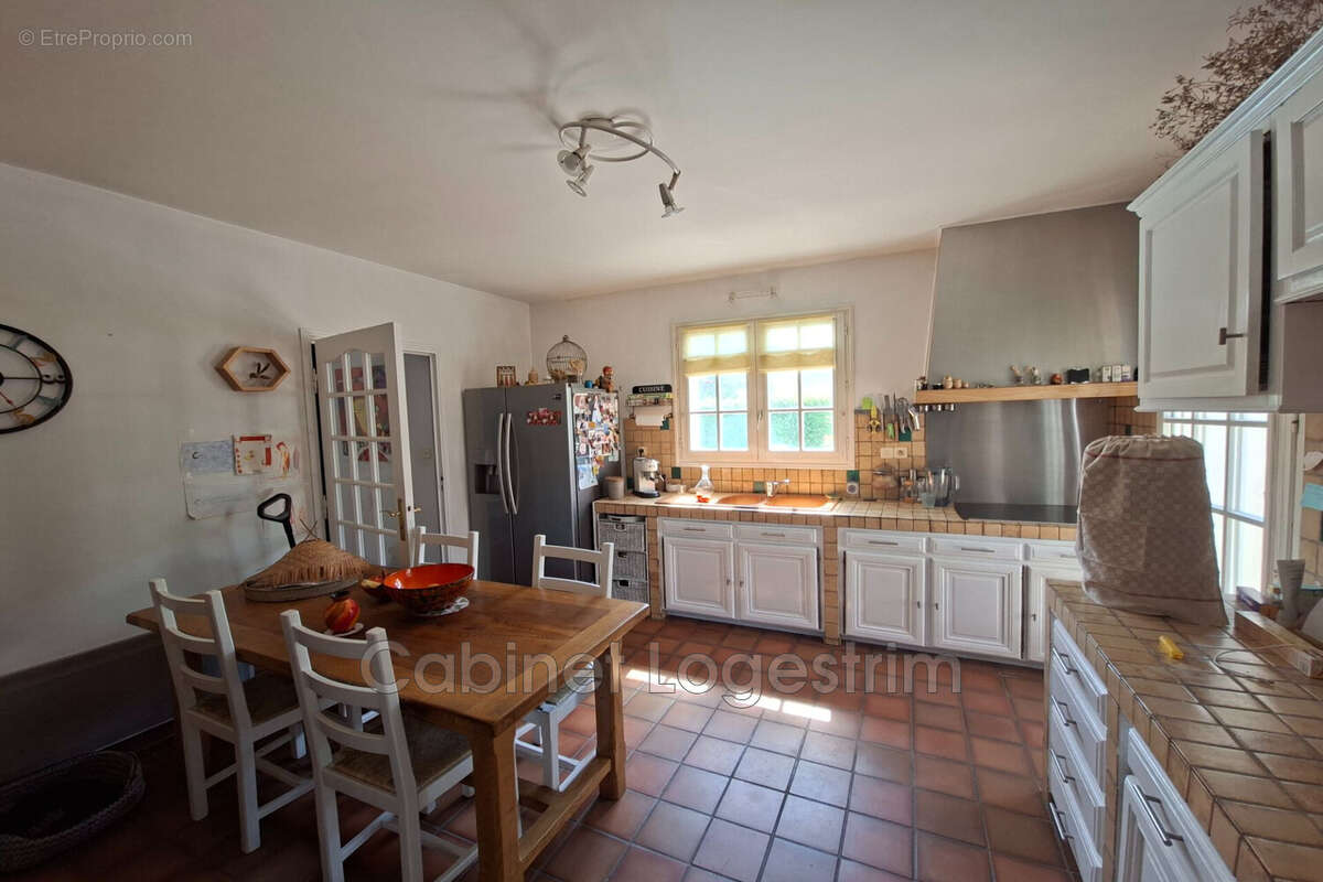 Maison 112 m² à Milhaud  - photo 5