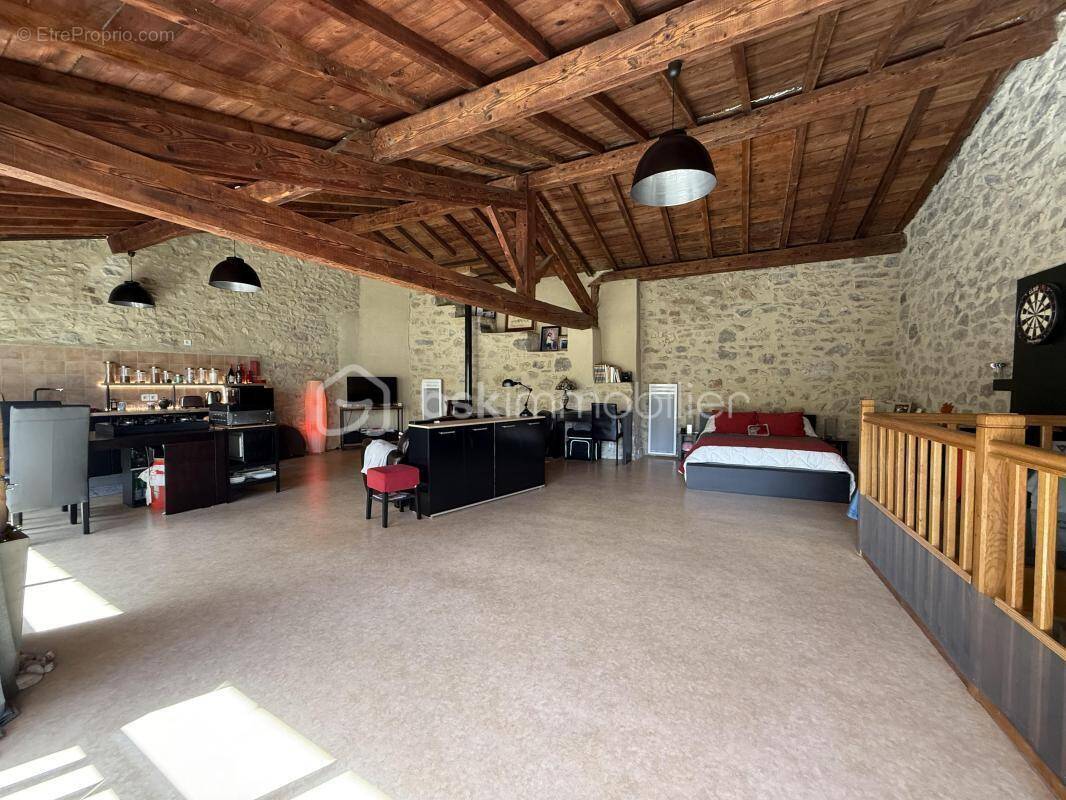 Appartement à LAROQUE-D'OLMES
