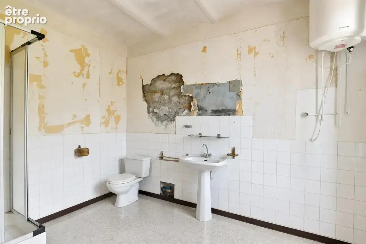 Immeuble de 9 pièces de 250 m² à Bessèges - photo 17