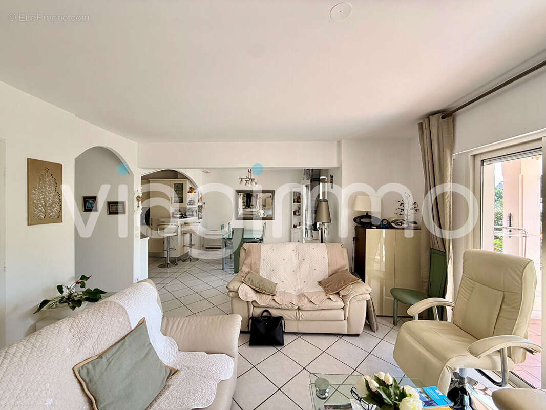 Rare Duplex Sainte-Maxime 92m2 - photo 4