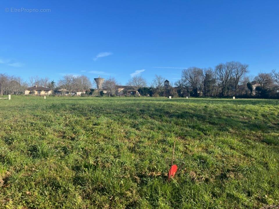 Terrain à BEAUZIAC