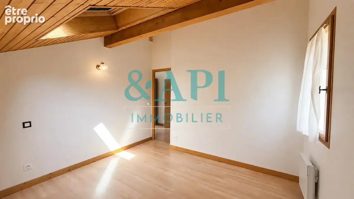 PERRIGNIER  Maison familiale avec dépendance - photo 8