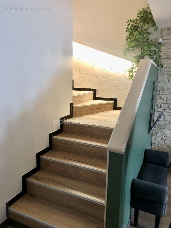 Maison à POURU-SAINT-REMY