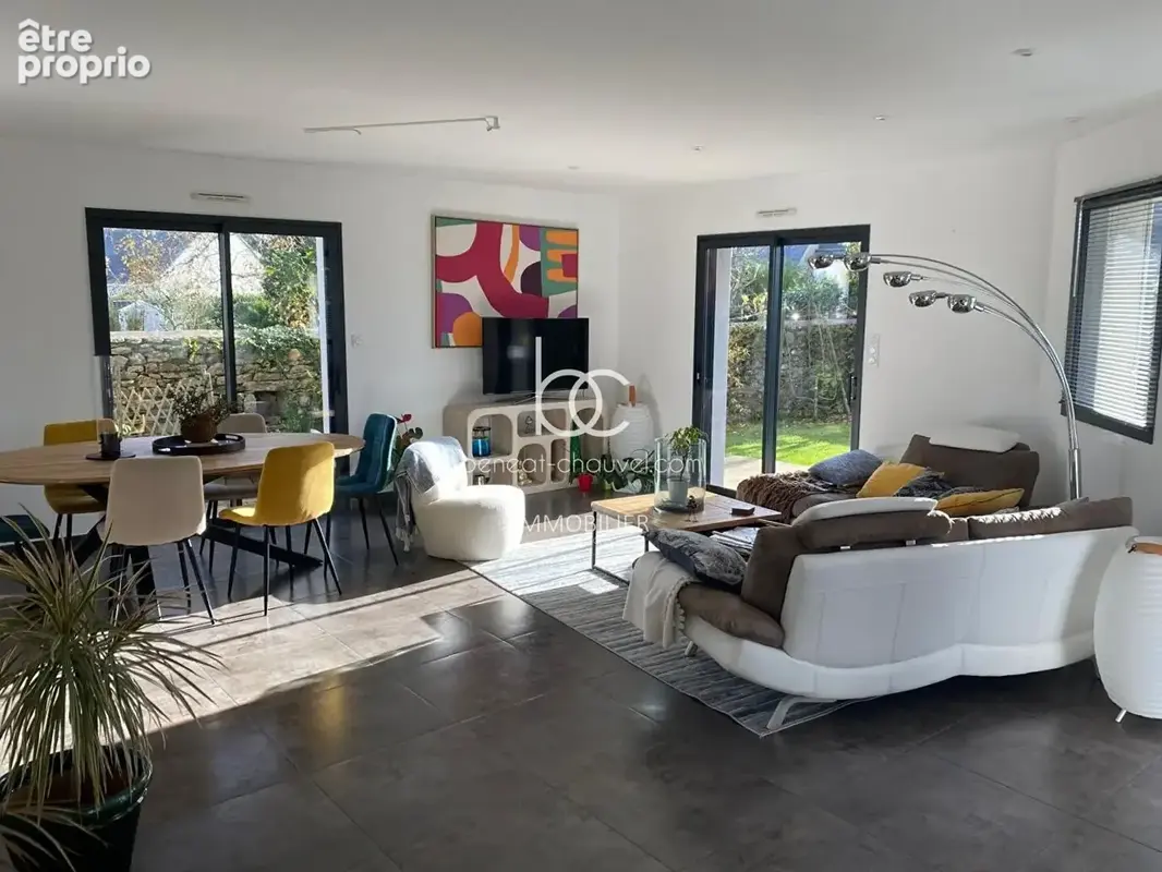 SARZEAU - Maison 6 pièces avec jardin arboré ! - photo 3