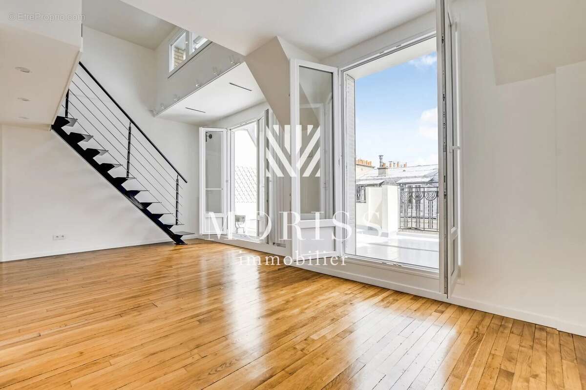Appartement à PARIS-14E