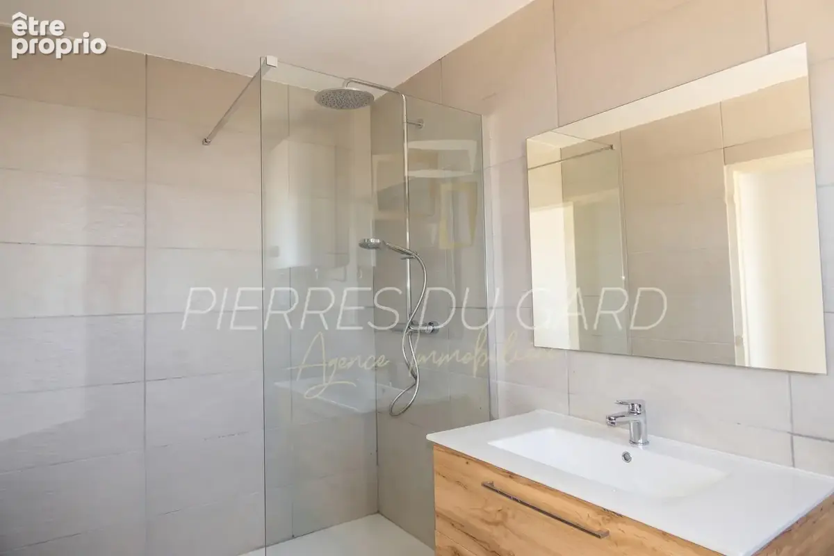 Appartement 77 m² à Uzes  - photo 3