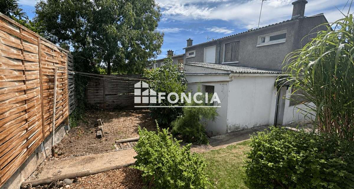 Secteur Montjuzet - Maison T4 63.11 m² avec garage et jardin - photo 9
