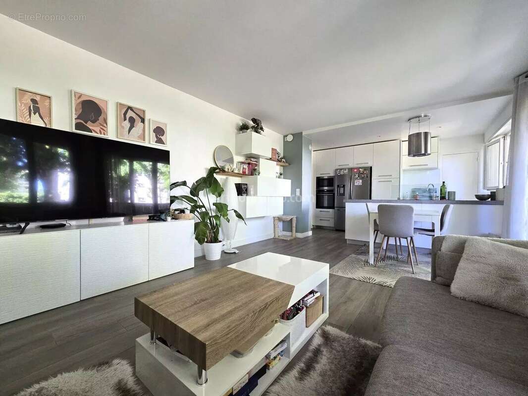 Appartement à SAINT-MAUR-DES-FOSSES