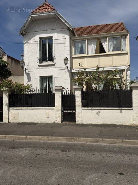 Maison à LE BLANC-MESNIL