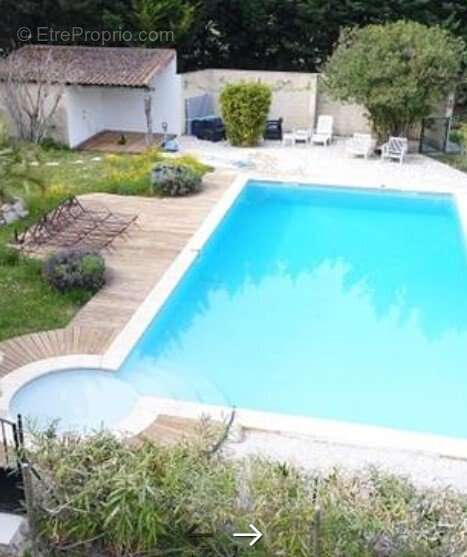 Maison à L'ISLE-SUR-LA-SORGUE