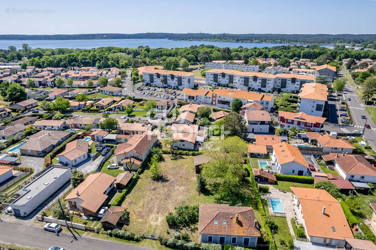 Terrain à BISCARROSSE