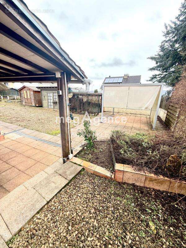 Maison à SAINT-JULIEN-DU-SAULT