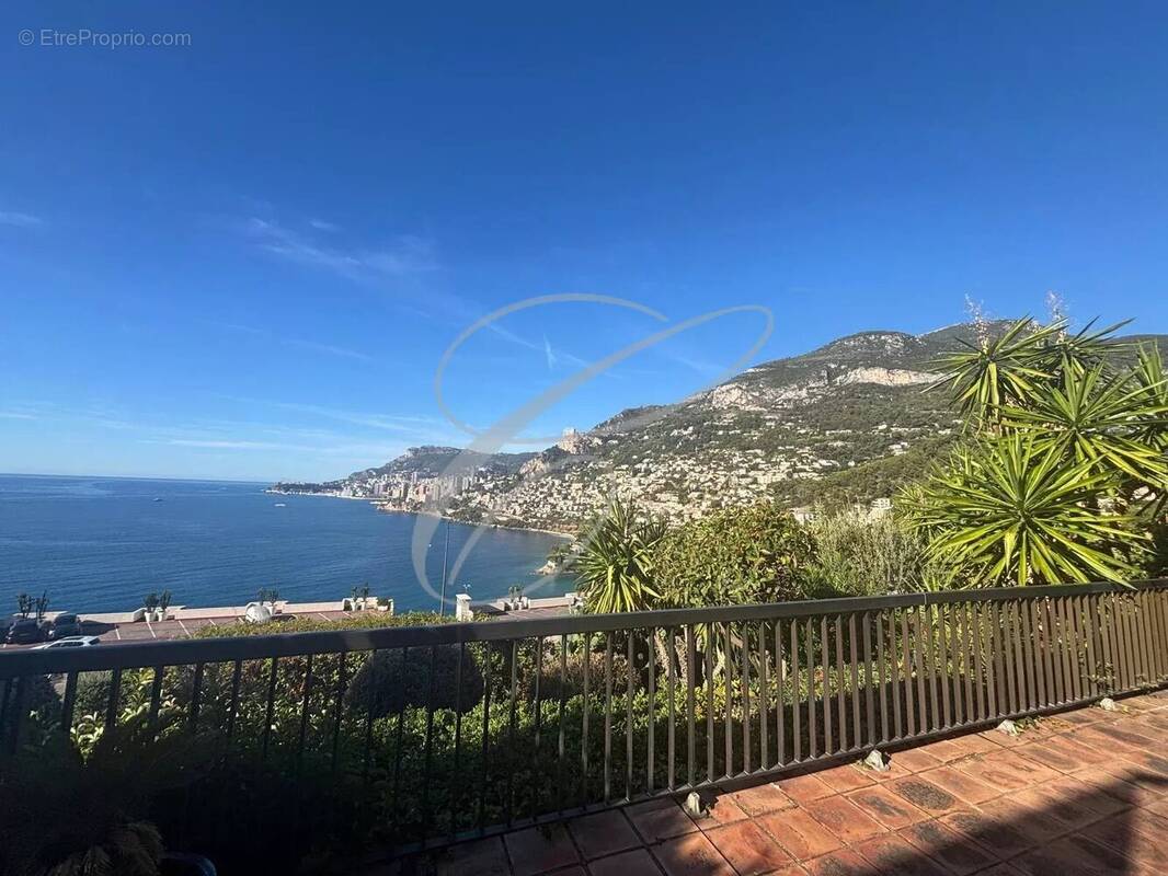 Appartement à ROQUEBRUNE-CAP-MARTIN
