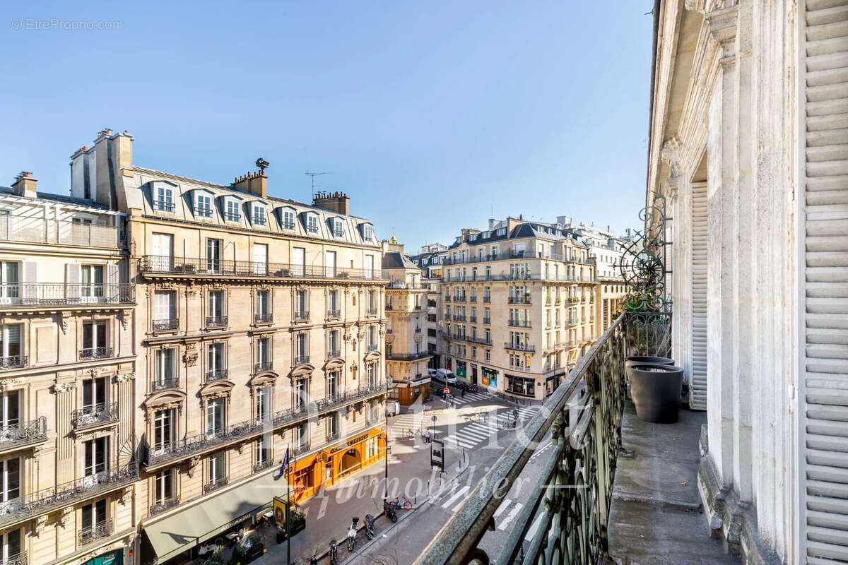 Appartement à PARIS-8E