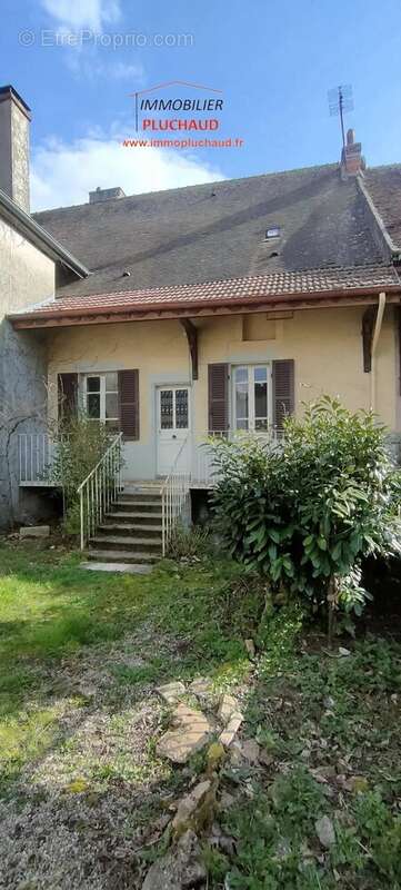 Maison à SAINT-BONNET-DE-JOUX