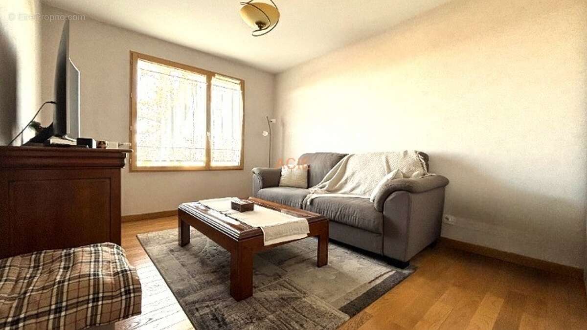 Appartement à LOUVRES