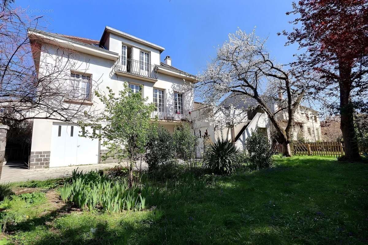 Maison à CLERMONT-FERRAND