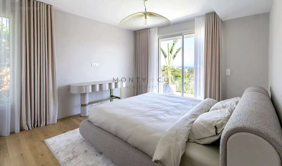 Vente villa 7 chambres entièrement rénovée avec vue mer, Cap d'Antibes - photo 14