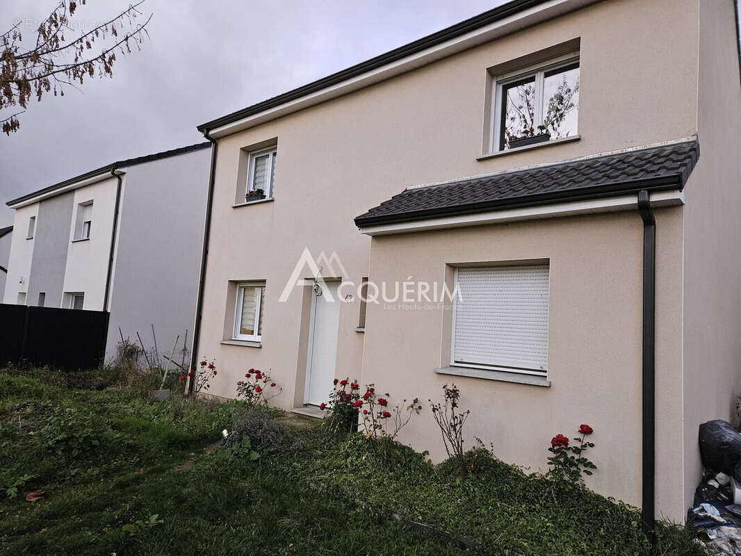 Maison à OSTRICOURT