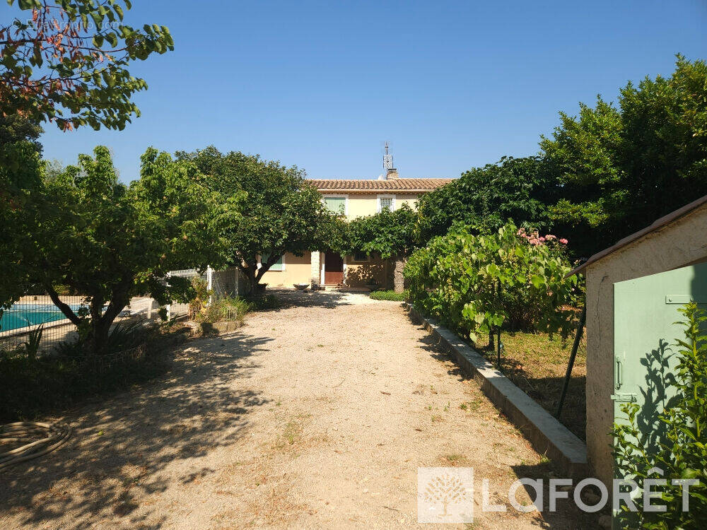 Maison à SAINTE-CECILE-LES-VIGNES