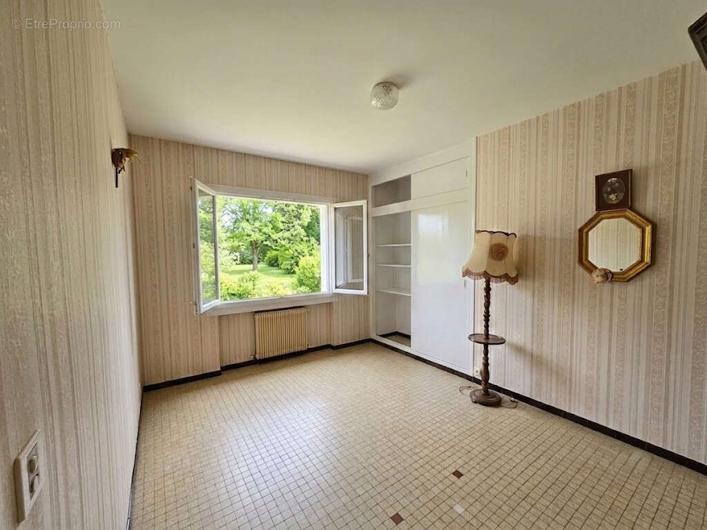 Propriété de 3 hectares avec situation calme et dégagée - photo 15