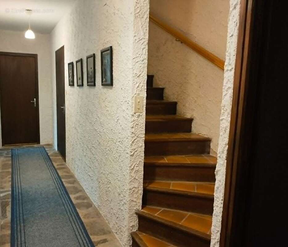 En impasse, Maison en pierre  4 pièces 110 m2 - photo 11