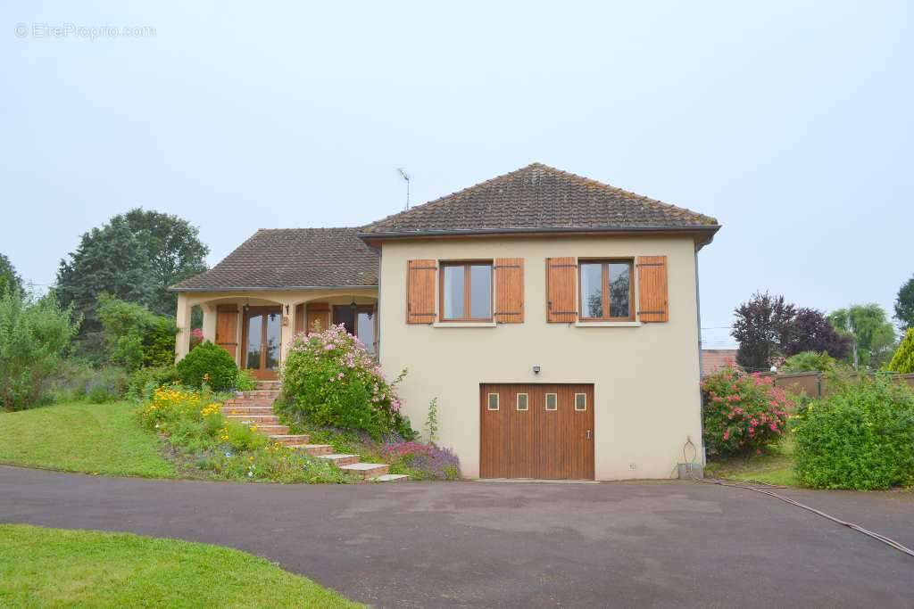 Maison à CHATELLERAULT