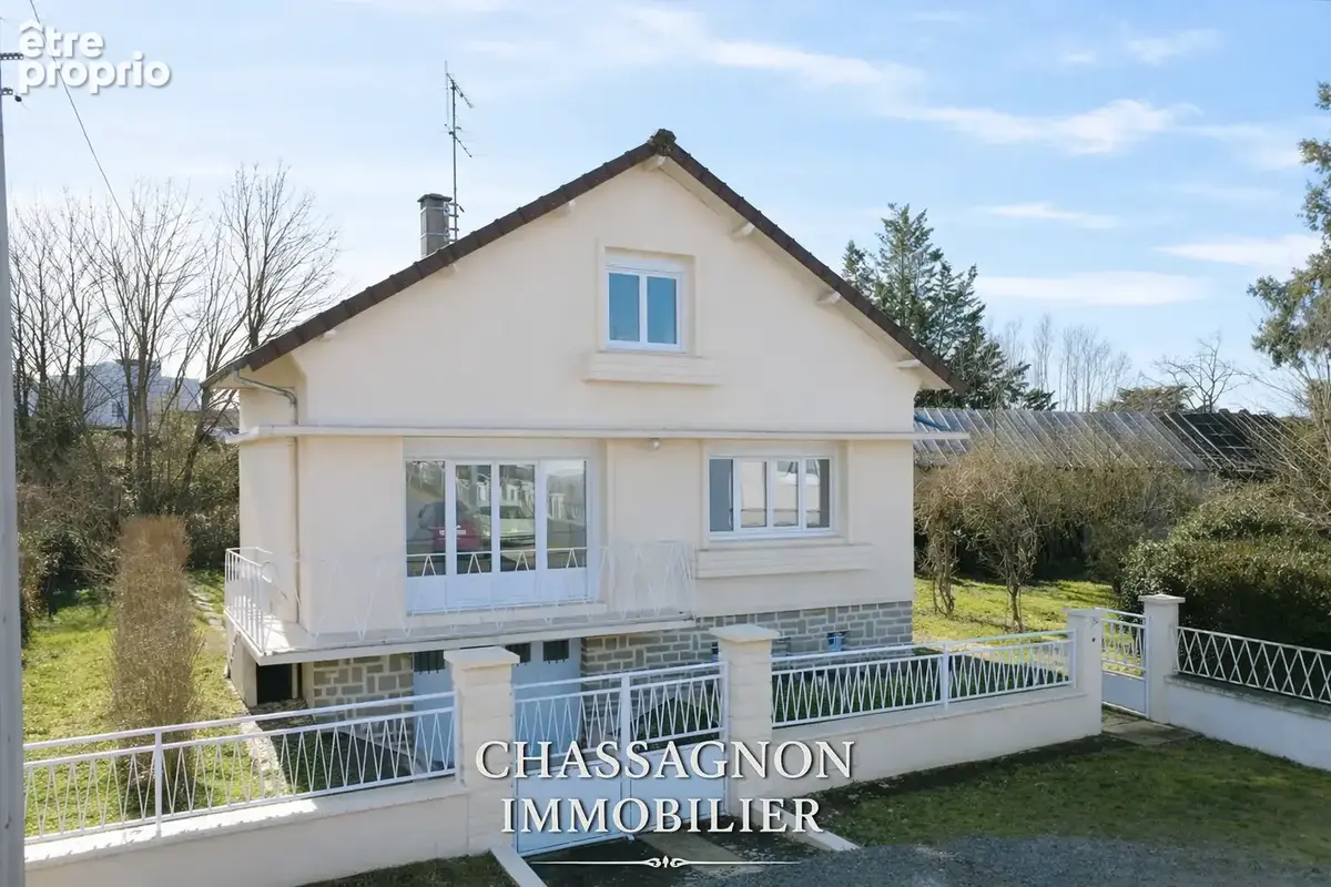 Maison à YZEURE