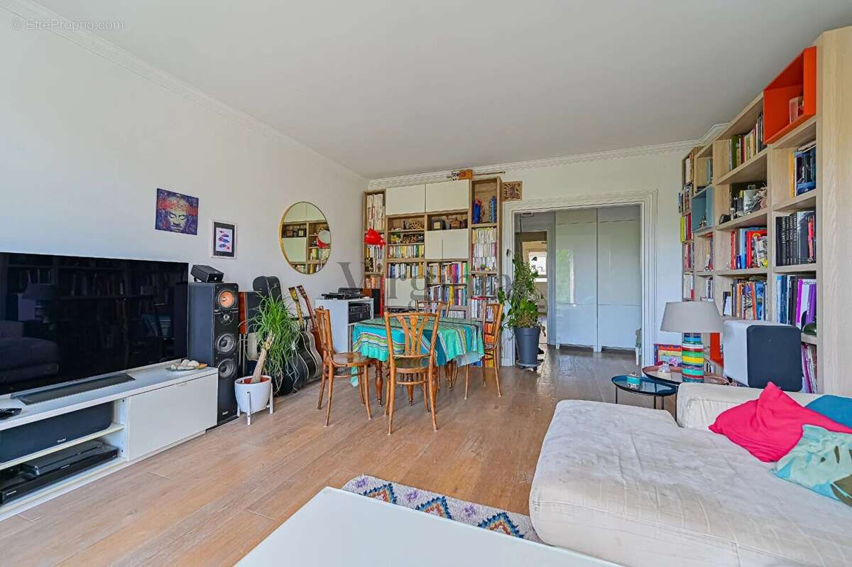 Appartement à CHARENTON-LE-PONT