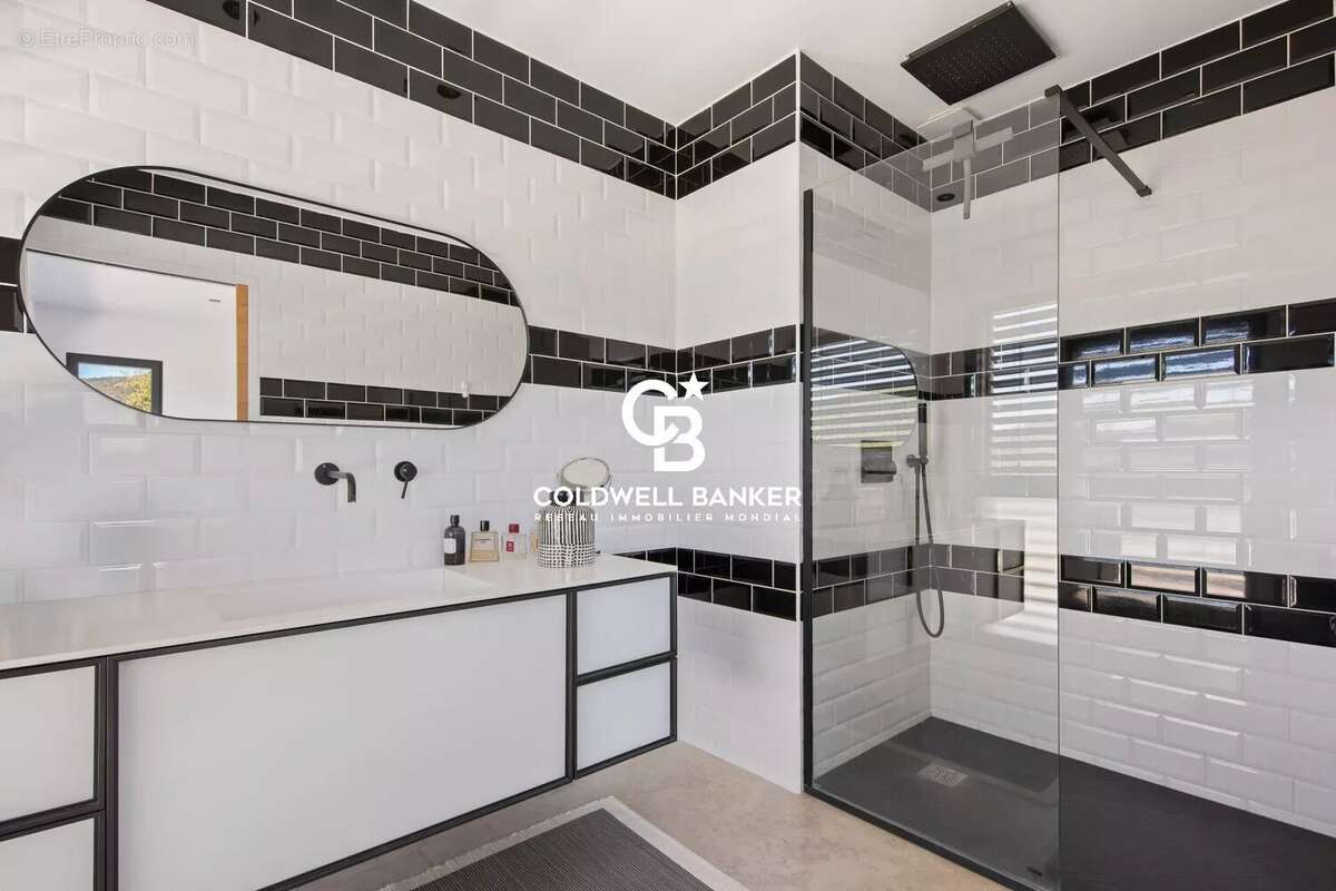 Villa contemporaine vue mer, Golf de Valcros - 83250 La Londe-les-Maures - photo 15