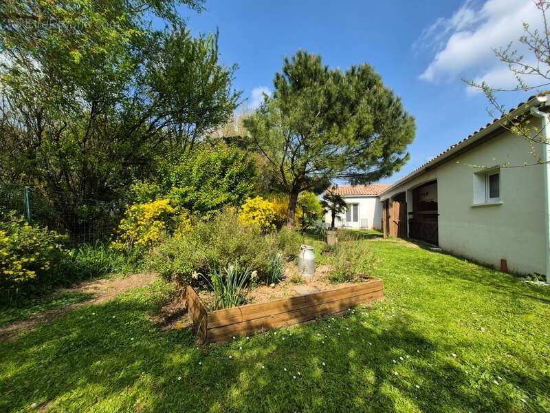 Maison à vendre 6 pièces PUY DU LAC (17) - photo 18